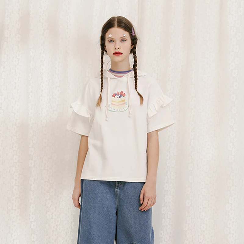 Женская толстовка с коротким рукавом белая футболка оборками и принтом клубники