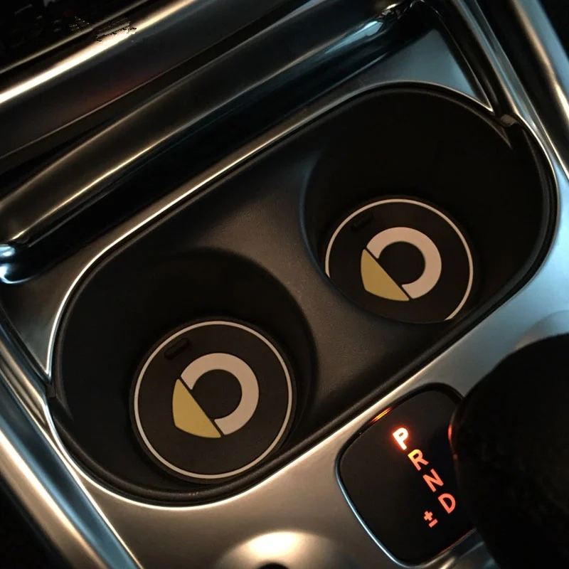

Нескользящие Коврики для чашек smart 453 fortwo, флуоресцентные антискользящие Чехлы для хранения логотипа, украшение интерьера автомобиля, 1 шт.