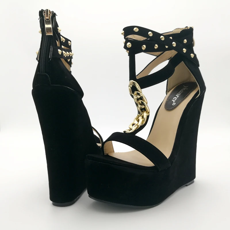 Женские туфли на танкетке 15 см пикантные лодочки с заклепками и металлической