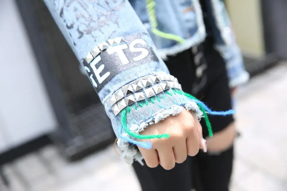 Женское короткое пальто с вырезами в стиле хип хоп заклепками и длинными