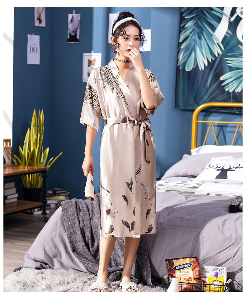 New Pajamas Summer Ladies Large Size Short Sleeve Robe Wholesale Long Silk Printed Sexy Bathrobe