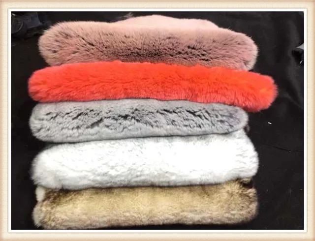 Мех из енота. Fur natural жилетка 100 мех чернобурка. Настоящий мех. Настоящий мех норки. Шуба на вешалке.