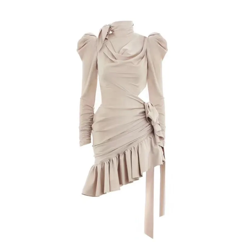 Новое поступление бежевое асимметричное вечернее мини-платье с оборками модное