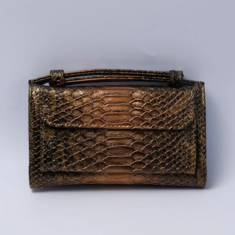 Маленькая женская сумка через плечо с цепочкой из натуральной воловьей кожи