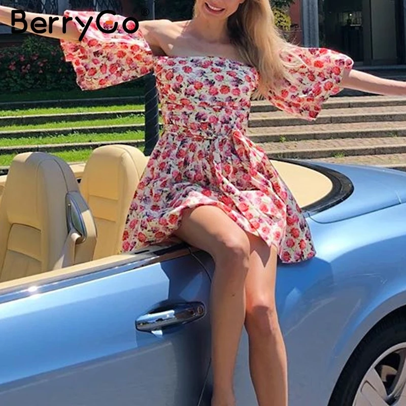 BerryGo женское мини платье с цветочным принтом открытыми плечами и поясом летние