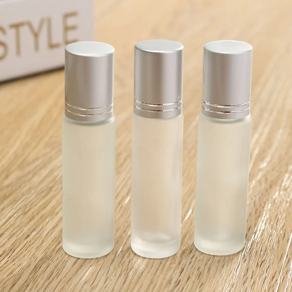 20pcs 10ml Frosted Glass Essential Oil Perfume Roller Ball Bottles Roll On Vials Travel Cosmetic Aromatherapy Containers Silver