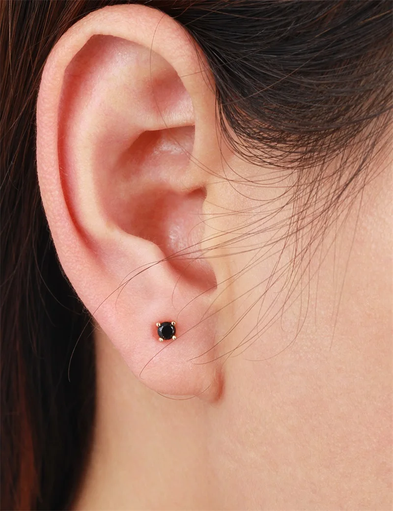 Милые маленькие серьги-гвоздики желтого и золотого цвета с четырьмя круглыми