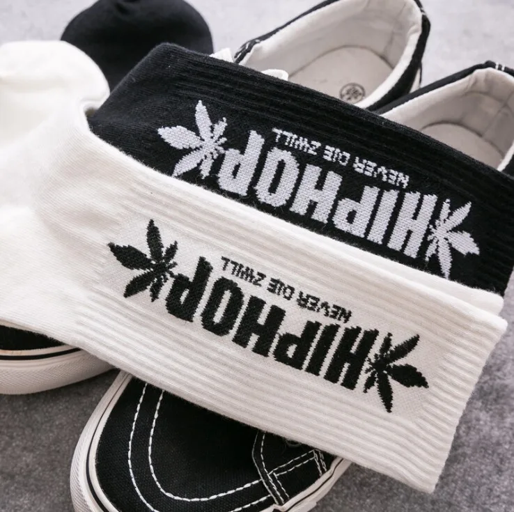 Новые модные мужские носки хлопковые цветные полосатые с надписями осенние