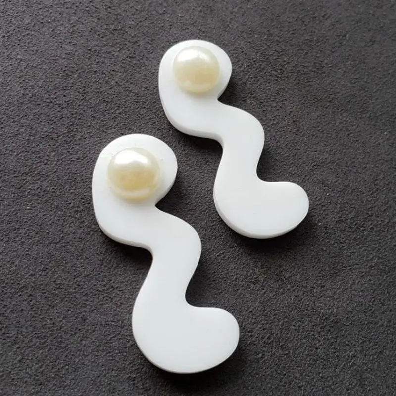 Женские акриловые серьги-гвоздики с жемчугом | Украшения и аксессуары