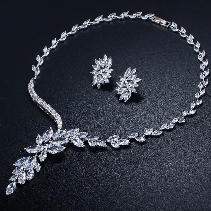 Роскошное ожерелье для свадебного костюма украшенное фианитом|costume jewelry set|jewelry