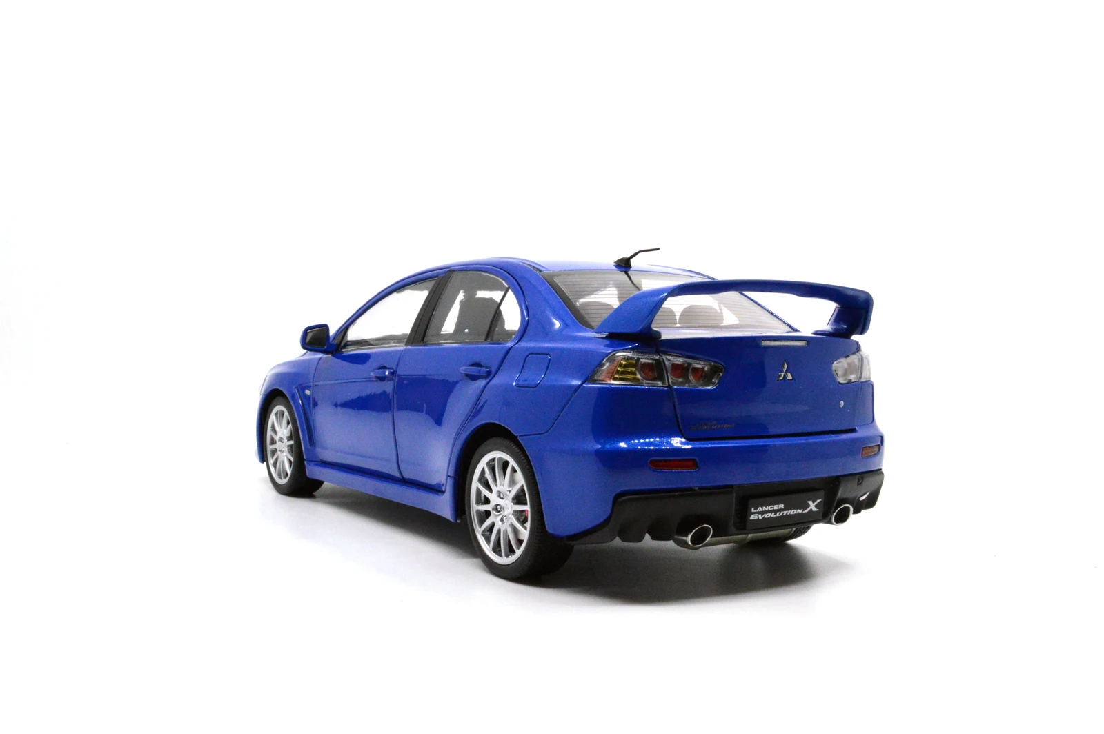 1/18 1:18 1 18 весы Mitsubishi Lancer EVO X Blue Diecast модель двери автомобиля открыть руль
