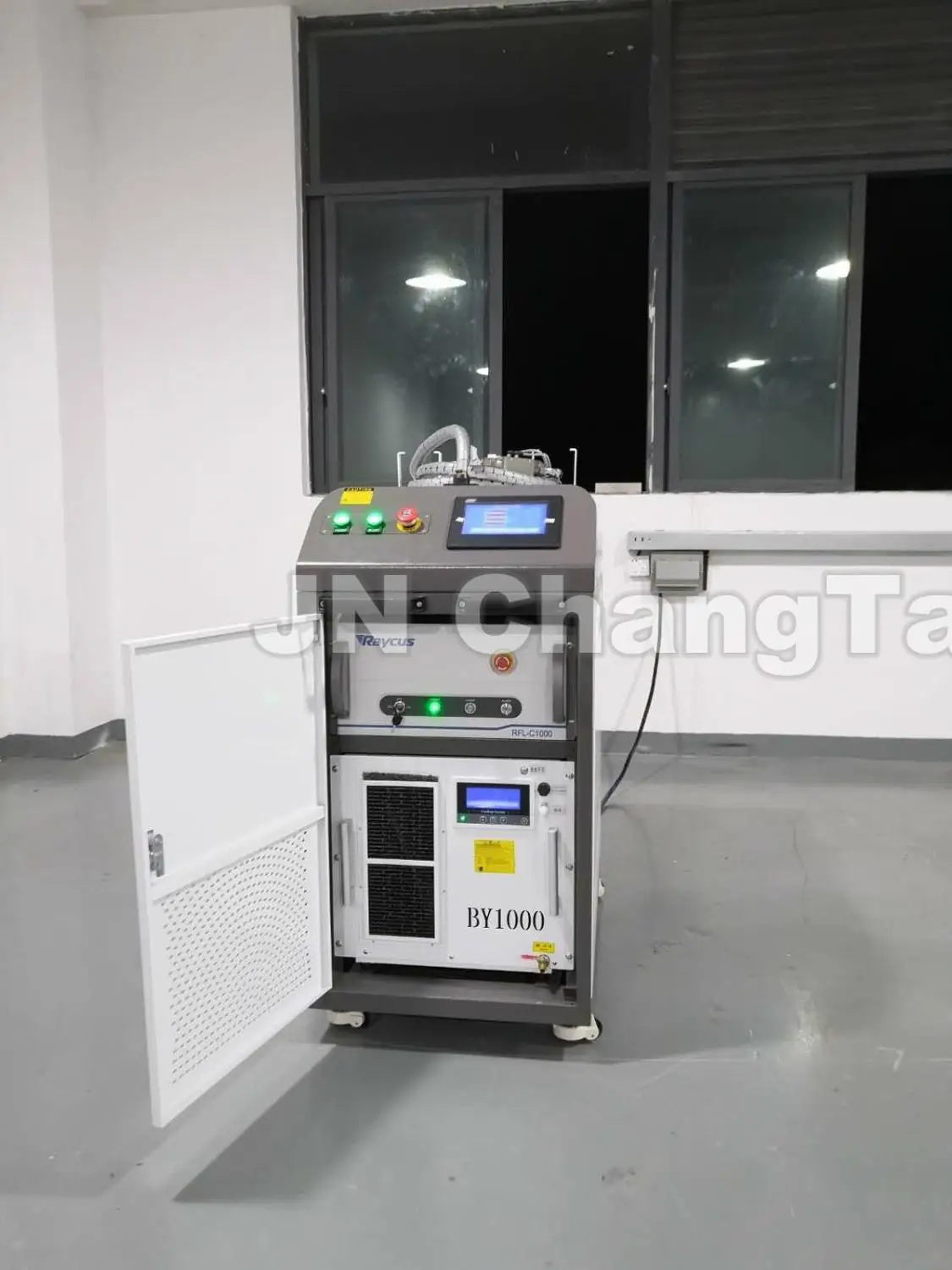 Высокое качество 1000 Вт портативный лазерный сварочный аппарат для металла |