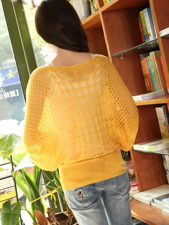 Кофта женская вязаная с круглым вырезом рукавами летучая мышь на весну и лето