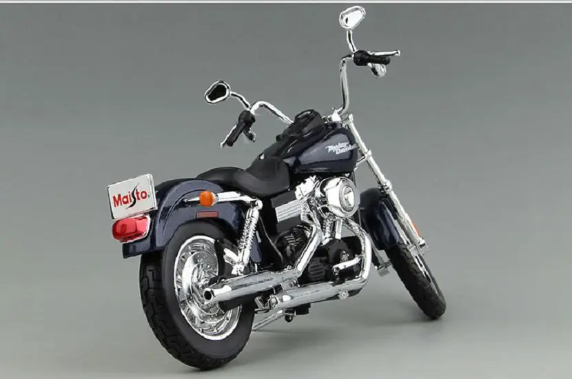 Модель мотоцикла Maisto 1:12 Harley 2006 FXDBI DYNA Street Bob литая под давлением металлическая