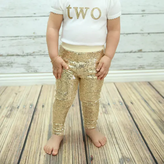 Популярные детские штаны с золотыми блестками и радужным единорогом; модные блестящие леггинсы для девочек; штаны яркого цвета; детские леггинсы; штаны для девочек