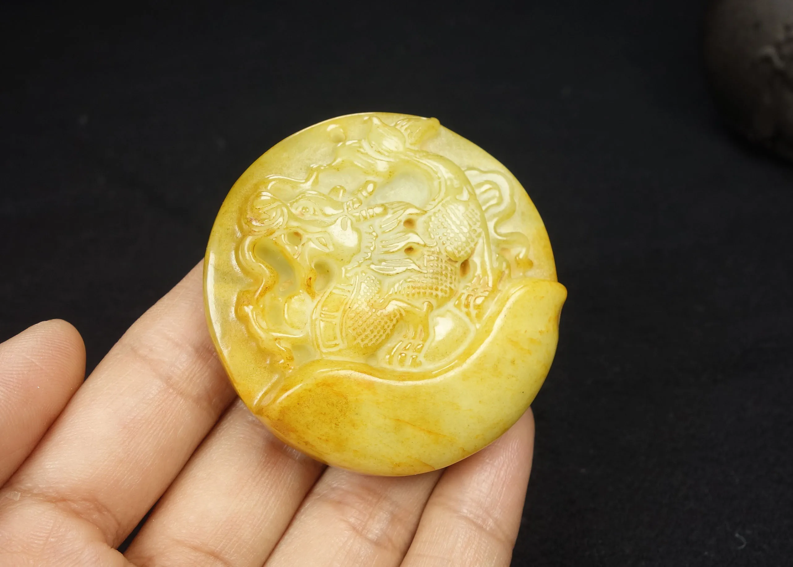 

Chinese Nephrite Eight Diagrams unicorn Good luck stone God Buddhism Bless Stone crafts unique Medieval Stone Collection Gift
