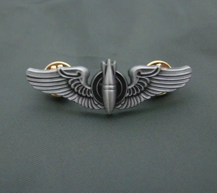 Бомбардировщик США булавка крылья значок USAF полноразмерный с серебряным