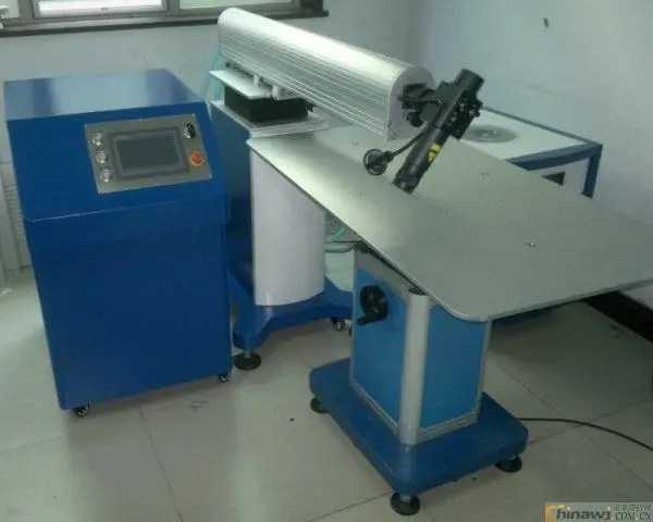 Лазерная сварочная машина 300 Вт Реклама слово Высокая точность автоматическая