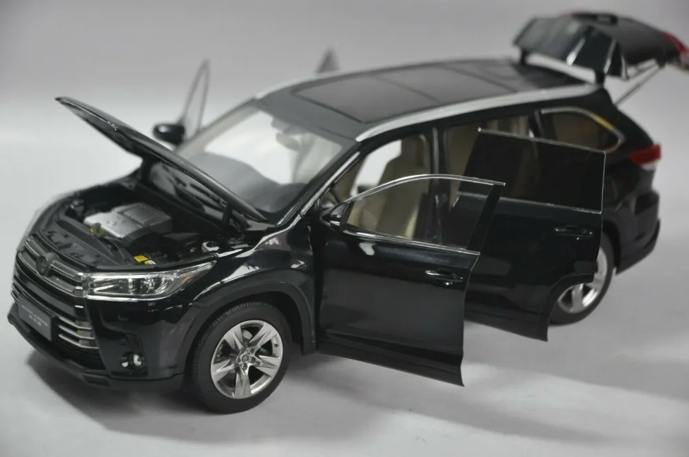 1:18 литая модель для Toyota Highlander 2018 BlackSUV игрушечный автомобиль из сплава