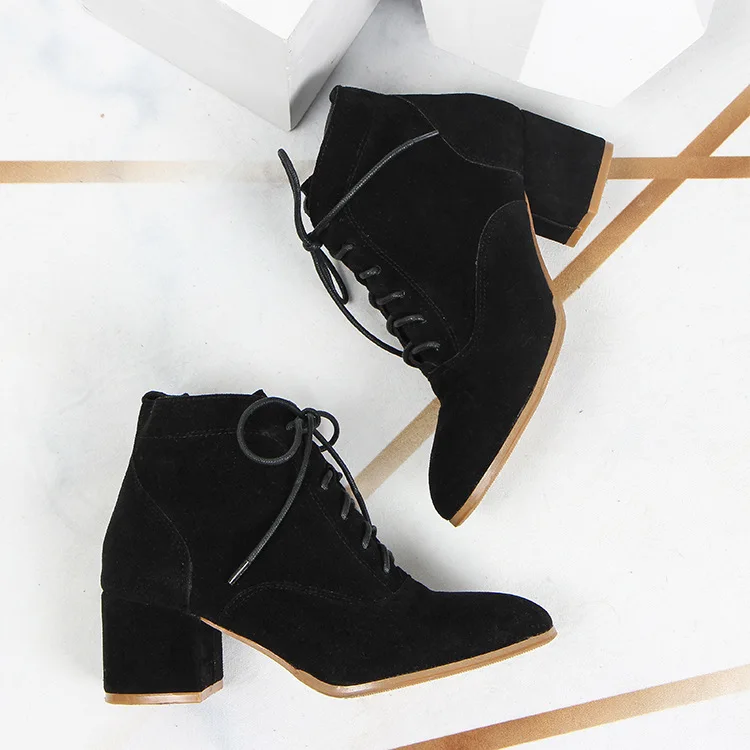 2019 г. Новые осенне-зимние ботинки модные женские с острым носком на шнуровке