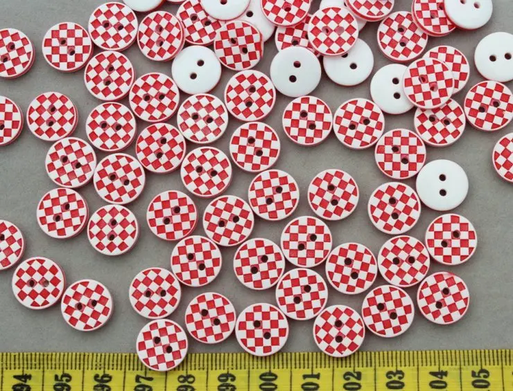

set of 200 pcs Resin red mosaic print Candy Buttons 2 holes 12mm