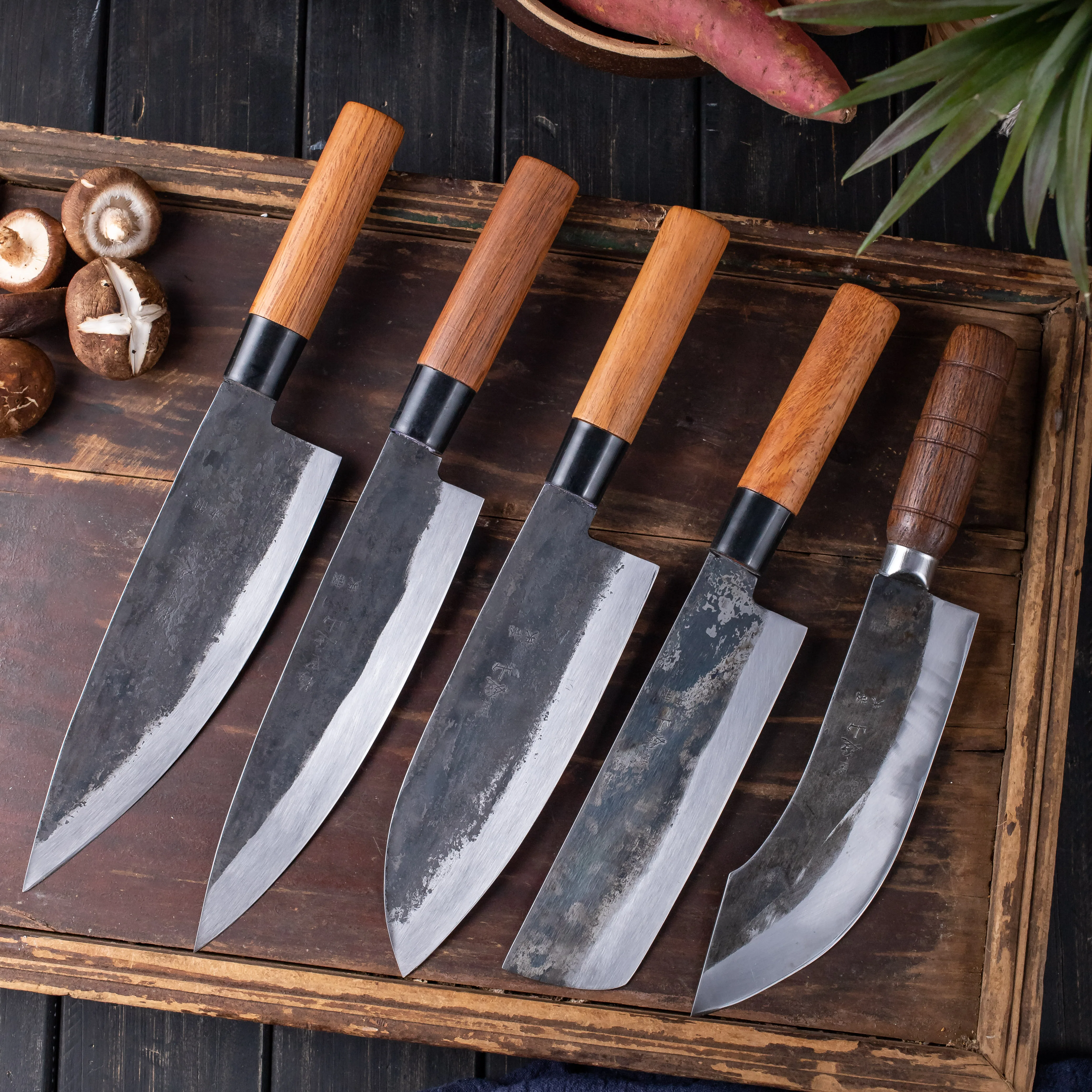 Handmade High Quality Professional Clip Steel Butcher Knife Chef Slicing Santoku Knife Slaughter House Boning Knives Cleaver