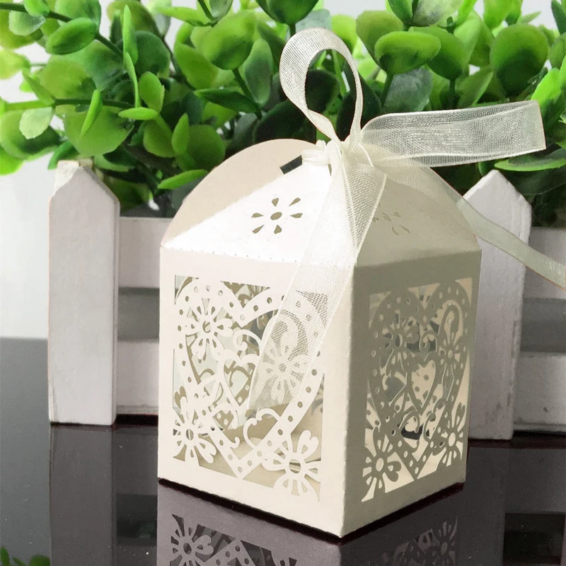 30 шт Любовь Сердце Лазерная резка полые перевозки сувениры Подарочные коробки