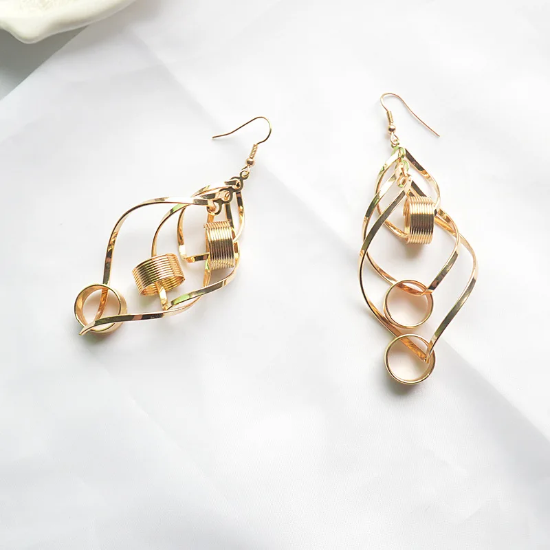 2019 в европейском и американском стиле ретро из золотистого металла волнистые