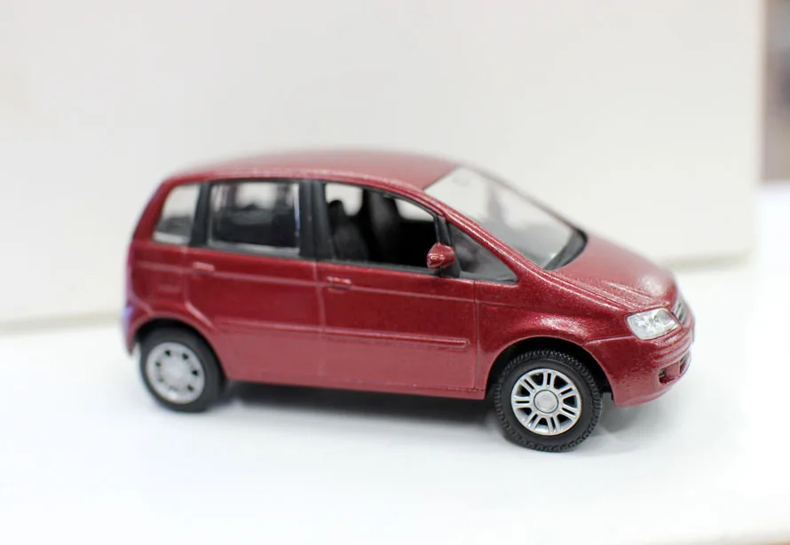 N orev 1: 64 FIAT IDEA бутик сплава игрушки для детей Детские игрушки модель оригинальная коробка