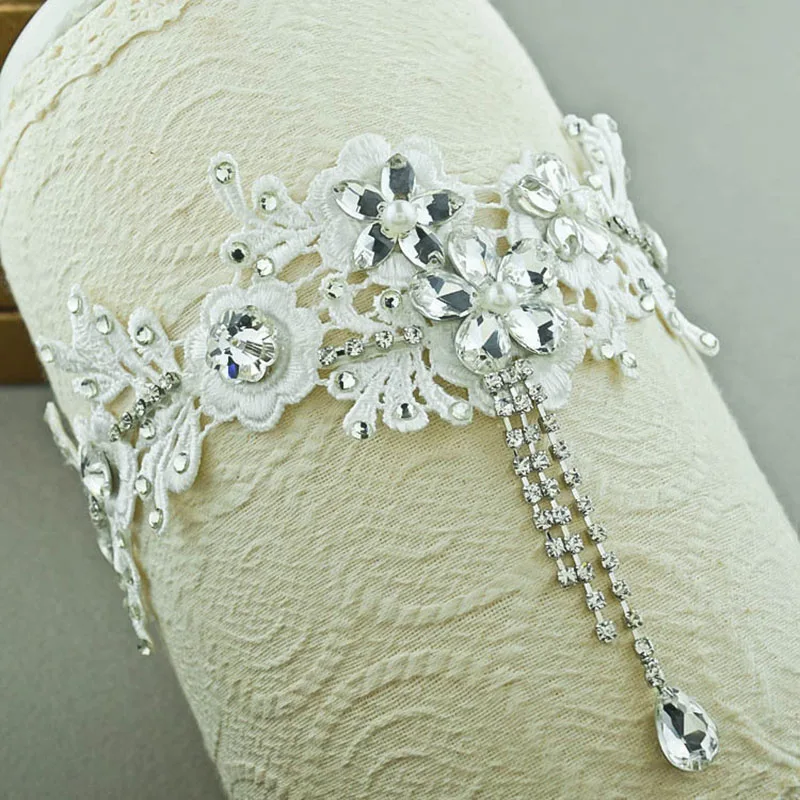 

Top quality lace choker white hollow with flower rhinestone on the suitable for bride necklace earrings wedding jewelry sets B31
