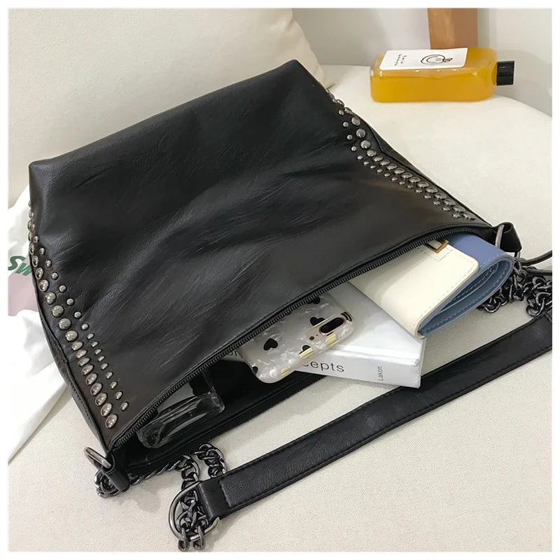 Rivets Women Large Bags Vintage Female Tote Handbags Soft Pu Leather Shoulder Bags Chain Crossbody Bag For Women Black Bolsa