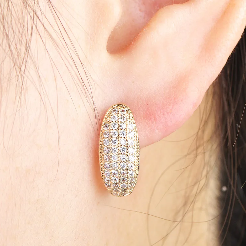 Классические блестящие циркониевые серьги-гвоздики в виде Ежика для невесты