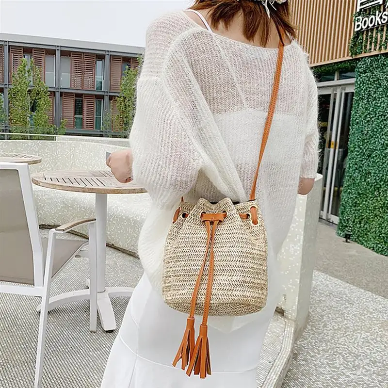 Сумка-мешок женская на шнурке модная винтажная маленькая Плетеная соломенная