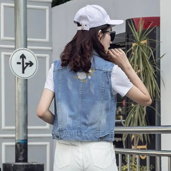 

Floral Embroidered Jeans Vest Women Fashion Vintage Flower Embroidery Denim Vest Jacket Female Short Ladies Tops Spring Summer