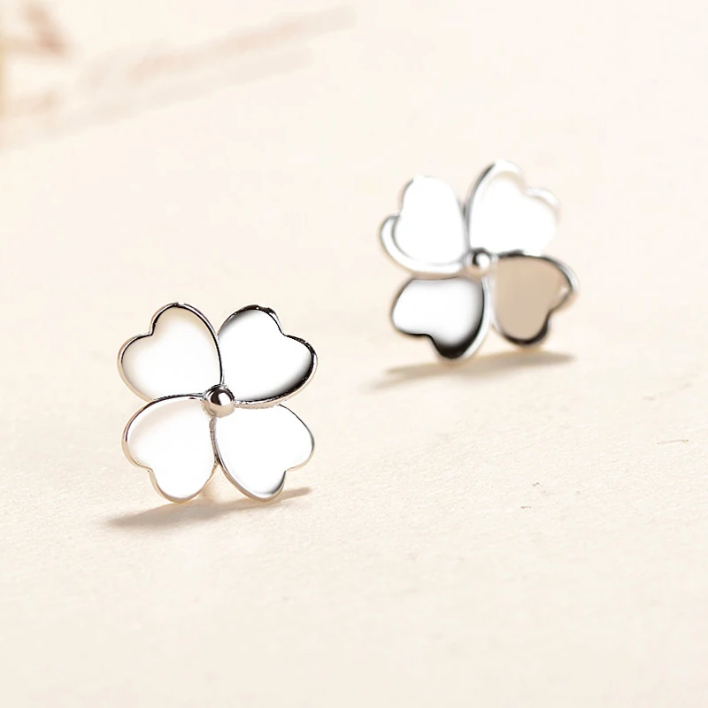 

Fashion lucky four-leaf clover earrings for women