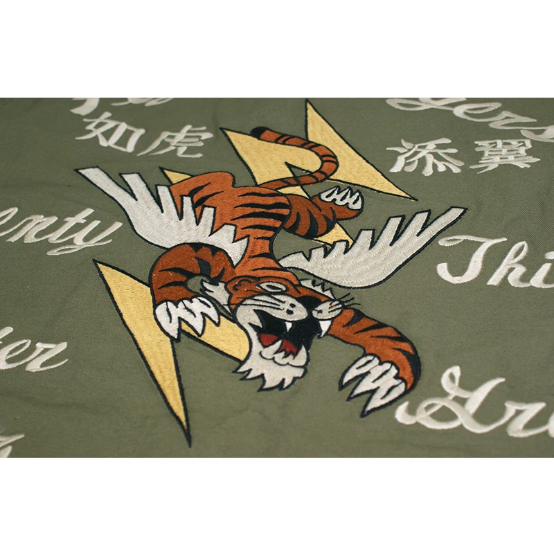 Мужская куртка с вышивкой в виде летающих тигров армейский зеленый пилот осенняя