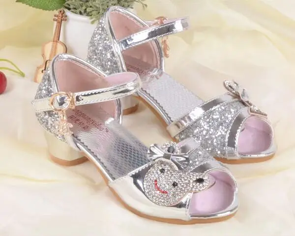 2017 весенние корейские сандалии для девочек на высоком каблуке с героями