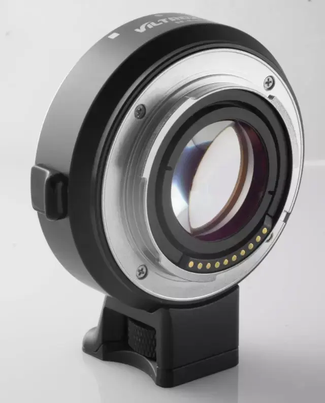 

Кольцо-адаптер для объектива EF на E mount A7 A7s A6000 A3000 3N 6 5R 5T
