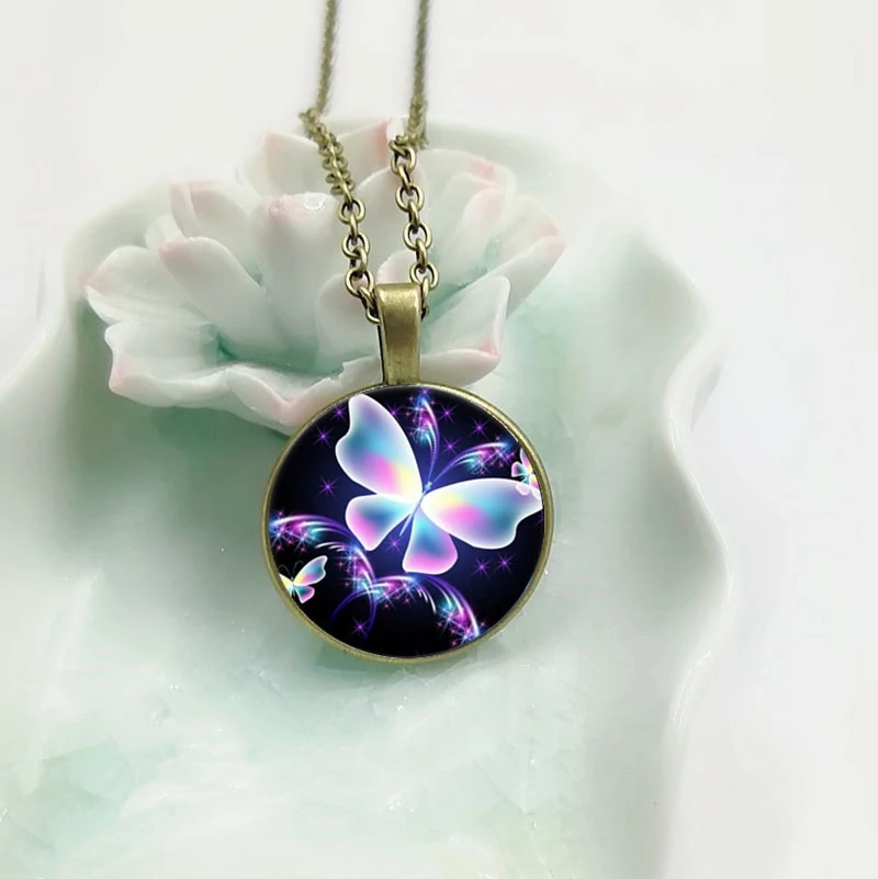 

2019 New Beautiful Color Butterfly Pendant Necklace Jewelry Necklace