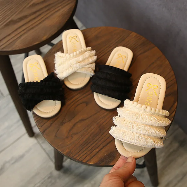 2020 летние детские тапочки для девочек Детские шлепанцы Модные меховые с