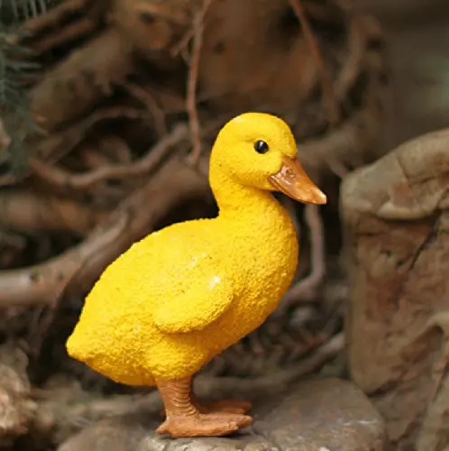 Resin Duck figures Garden decoration Outdoor statue Yard in Yellow (a pair) |