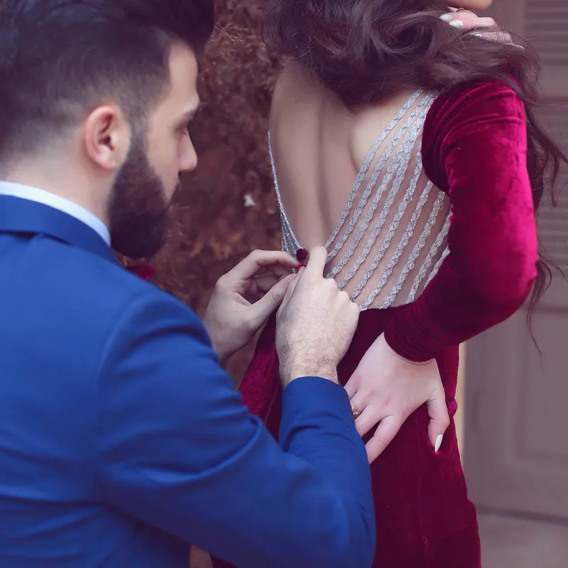 Вечерние платья с длинным рукавом бордовое велюровое платье открытой спиной и