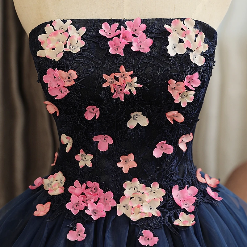 Темно синие длинные кружевные бальные платья Quinceanera 2019 с цветами без бретелек