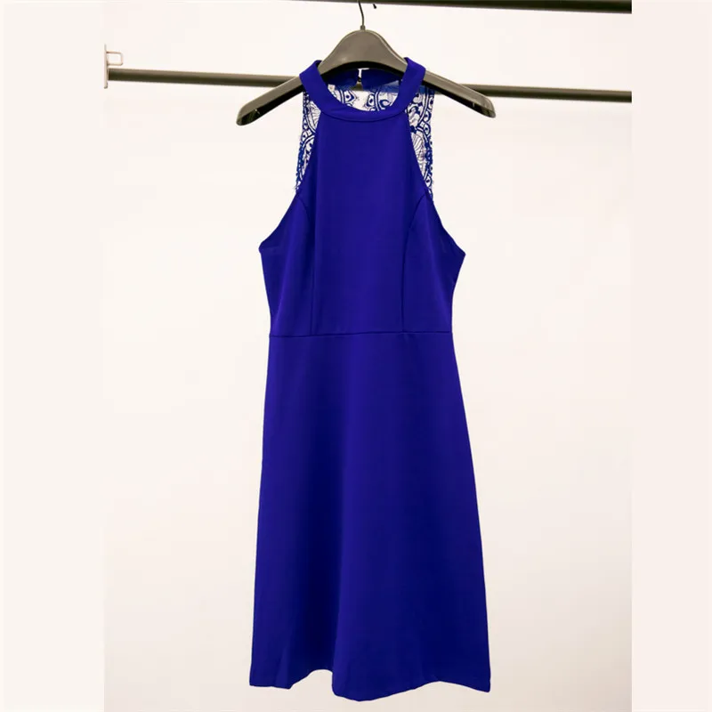 Женское мини-платье с лямкой на шее Черное Кружевное облегающее платье без