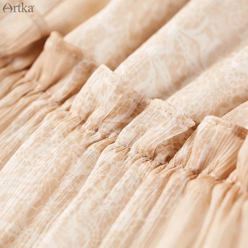 Женское платье с рукавами крылышками ARTKA тонкое воротником стойкой и цветочным