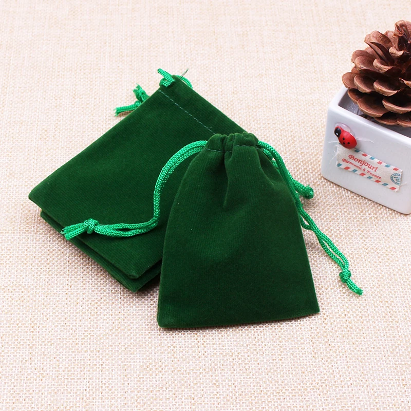 

20PCs 9x7cm Green Velvet Pouch Drawstring Jewelry Pouches Gift Bags For Packing Jewelry Packaging Gift Bags
