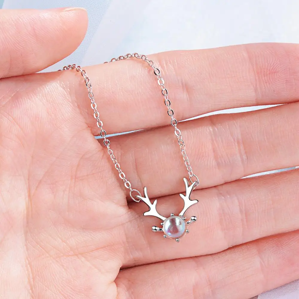 

MEYRROYU New Fashion Lady Engagement Jewelry Necklace Gradient Moonstone Elk Antler Necklace Gift Accessories