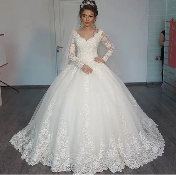 

Elegant V-neck Princess Wedding Dress Long Sleeves Appliques Celebrity Ball Gown