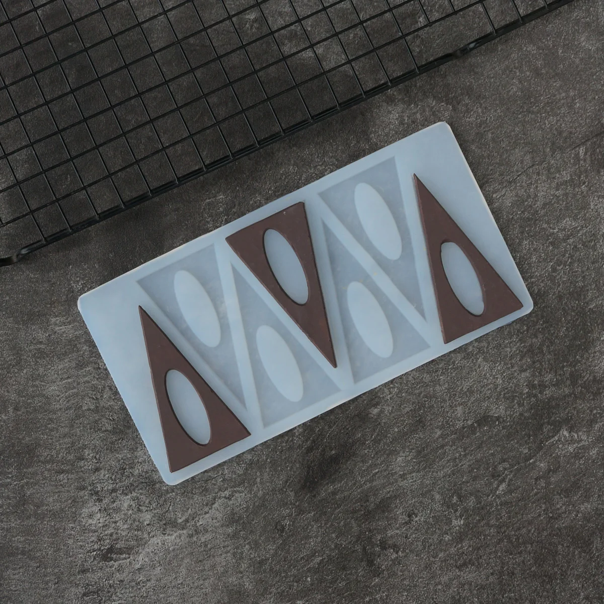 

Hollow Out Triangle Shape Silicone Stencil Cup Cake Decorating Tools Chocolate Transfer Sheet Baking Chablon