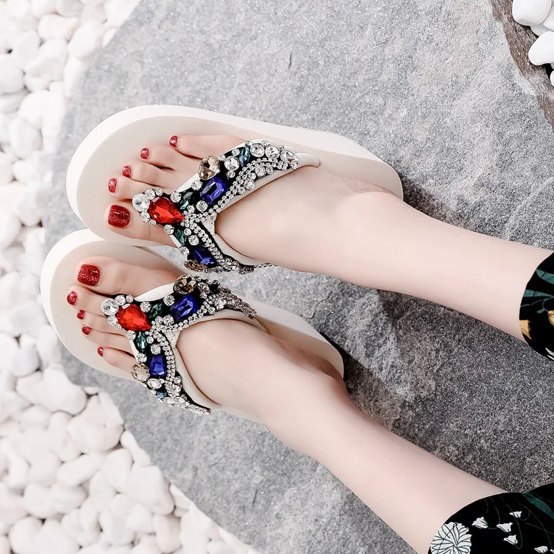 

Summer ladies fashion diamond flip-flops, anti-skid and wear-resistant beach shoes, thick-soled holiday beach sandals